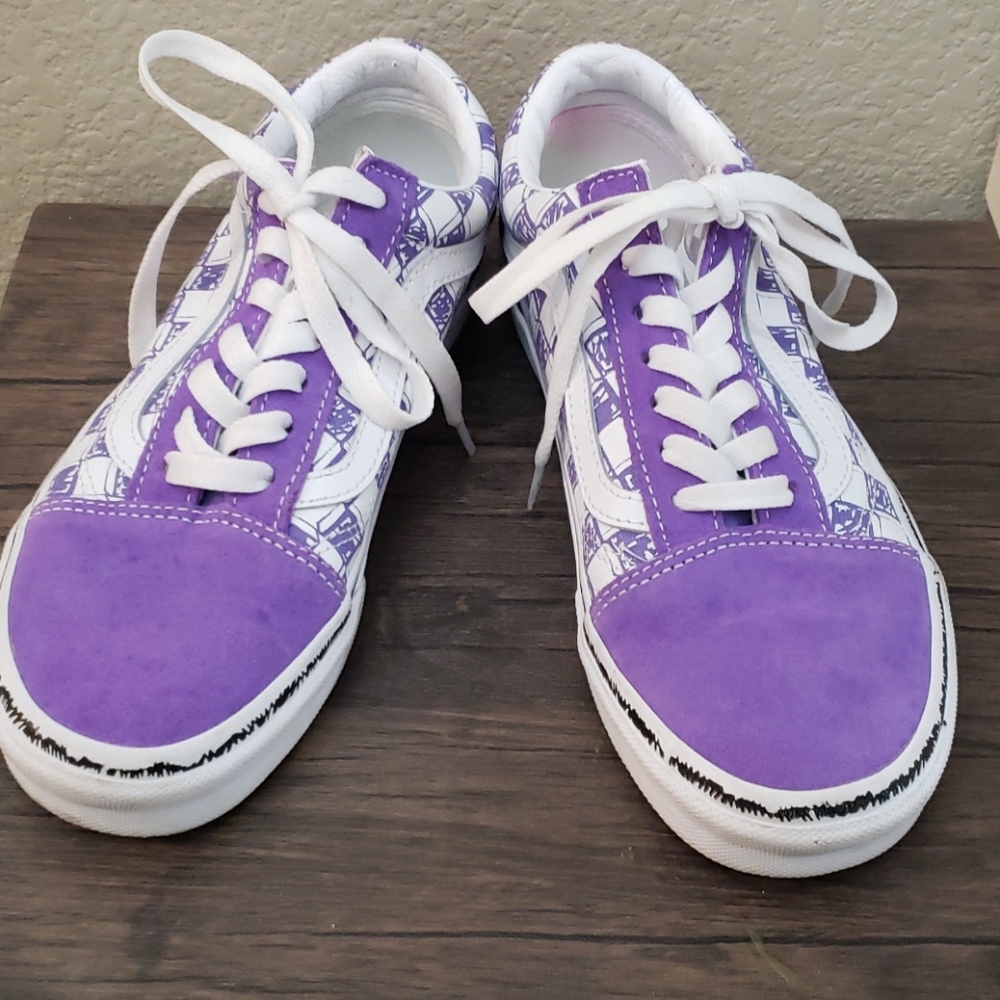 Youth Vans purple and white size 6